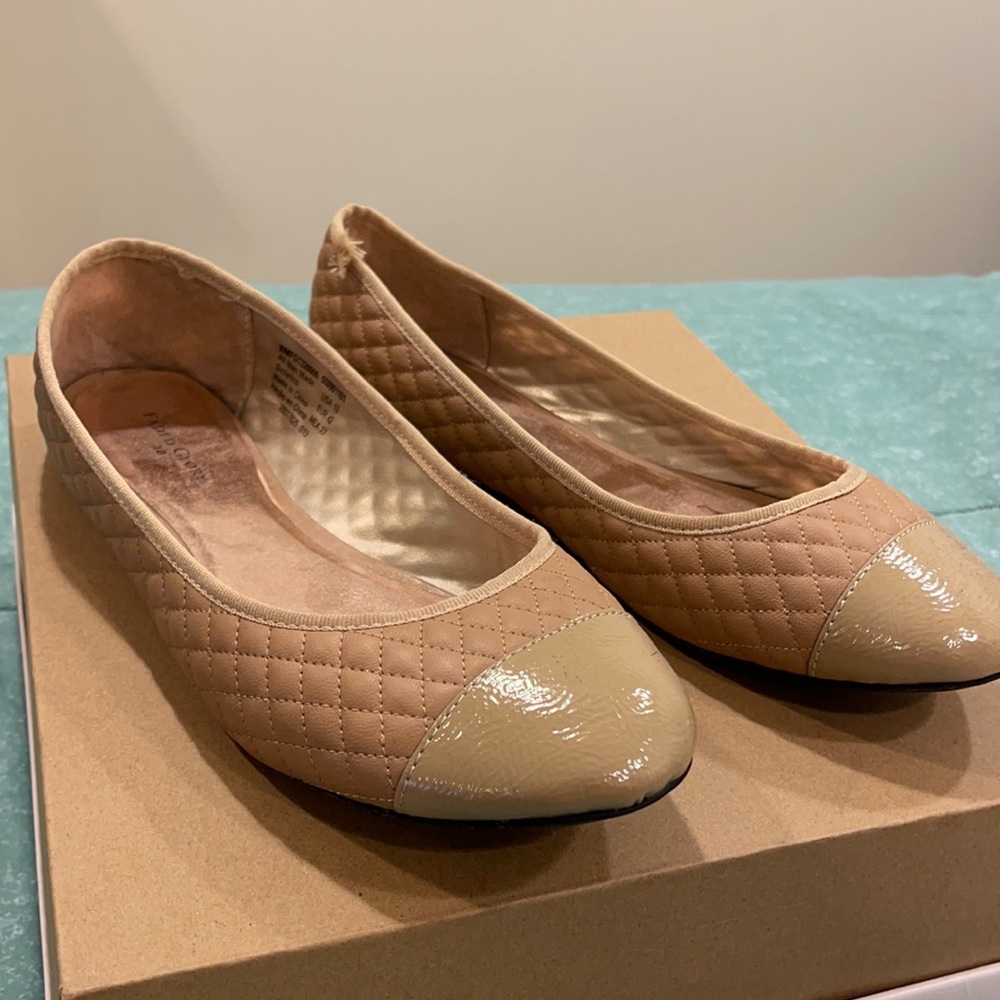 Nude Flats